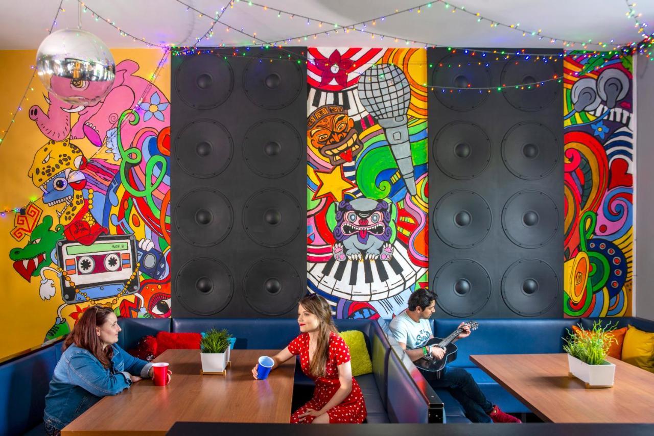 Let'S Rock Party Hostel! Age Limit From 18 Until 40! Krakow Ngoại thất bức ảnh